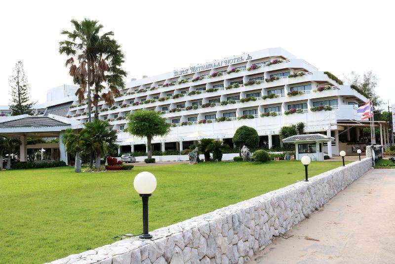 โรงแรมเมธาวลัย รีสอร์ท